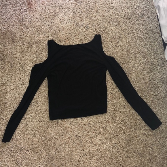 Black crop top - Picture 2 of 3